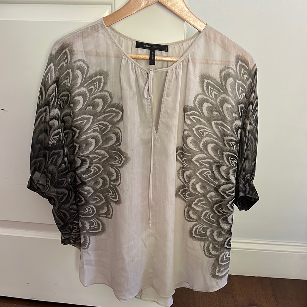 Black and Gray Patterned Women's Top